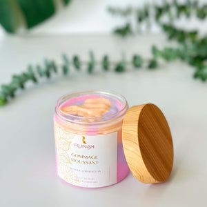 Gommage corporel moussant