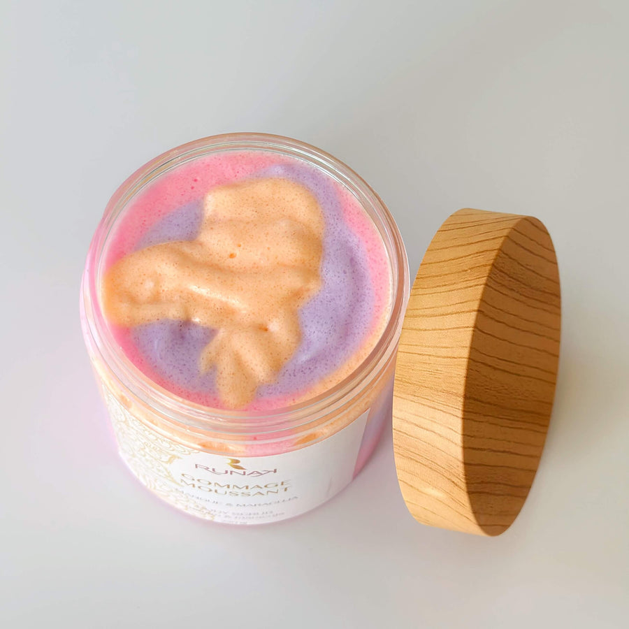 Gommage corporel moussant